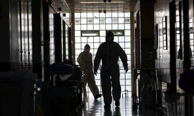 Κορονοϊός: Τρεις ακόμα γιατροί νεκροί από τον ιό – Το συγκλονιστικό μήνυμα συναδέλφου τους