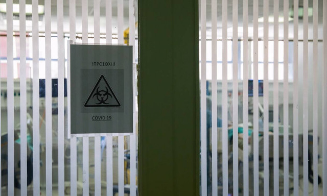 Κρούσματα σήμερα: Φόβος για νέα «μαύρα» ρεκόρ - Τι θα ανακοινώσει ο ΕΟΔΥ