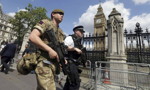 Συναγερμός στο Λονδίνο για ύποπτο πακέτο στον ουρανοξύστη Heron Tower