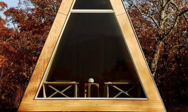 Ένα DIY ξύλινο σπίτι που μπορεί να συναρμολογήσει ο καθένας