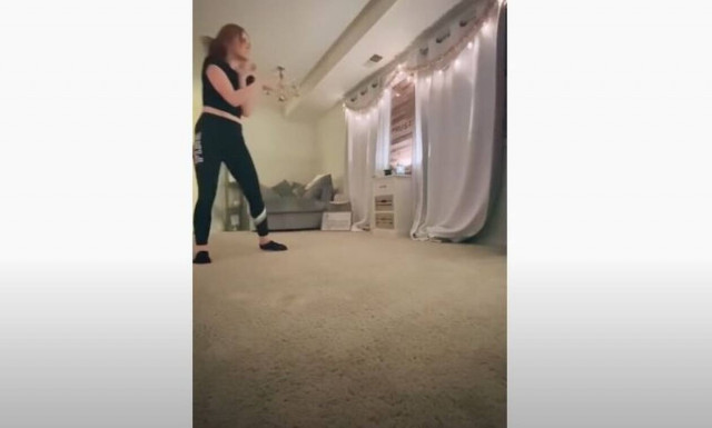 Ανατριχιαστικό: Χόρευε στο tiktok και μπήκε ο stalker της μέσα στο σπίτι!