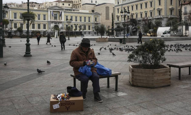 Σε χαμηλά επίπεδα 30 μηνών η καταναλωτική εμπιστοσύνη