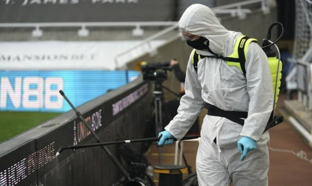 Premier League: Περίμεναν κόσμο στα γήπεδα και προέκυψε αναβολή λόγω κορονοϊού