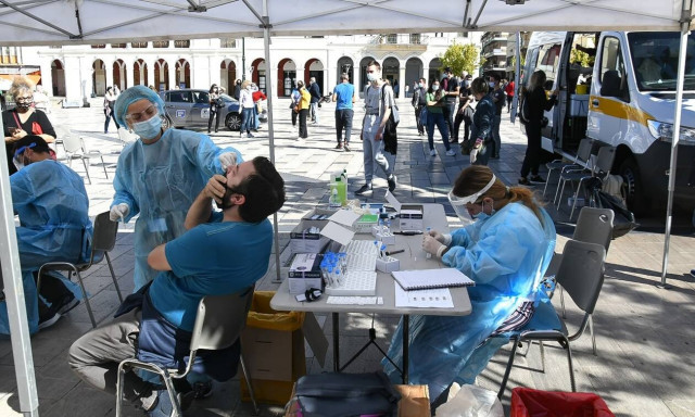 Κρούσματα σήμερα: 2.199 νέα ανακοίνωσε ο ΕΟΔΥ - Στους 111 οι θάνατοι, στους 596 οι διασωληνωμένοι 