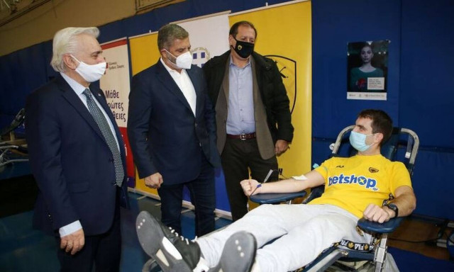 ΑΕΚ: Συναγερμός μετά την ανακοίνωση Πατούλη πως βρέθηκε θετικός στον κορονοϊό (pics)