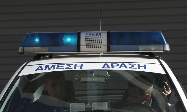 Γλυφάδα: Δύο συλλήψεις για ναρκωτικά, όπλα και έσοδα από εγκληματικές δραστηριότητες