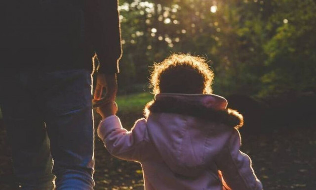 Παρέμβαση 57 γυναικών πανεπιστημιακών και ερευνητών για τη συνεπιμέλεια