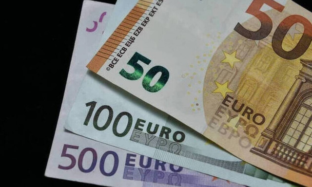 Δώρο Χριστουγέννων 2020: Πότε και πόσα θα πληρωθούν οι εργαζόμενοι - Υπολογίστε ΕΔΩ το ποσό 