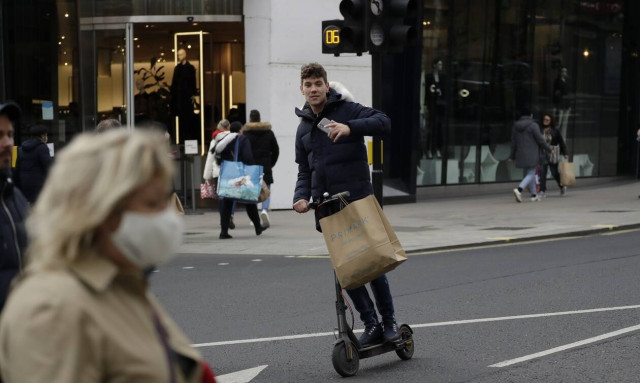 Κορονοϊός: Τα CDC προτείνουν να μειωθεί η καραντίνα για όσους ήρθαν σε στενή επαφή με κρούσματα