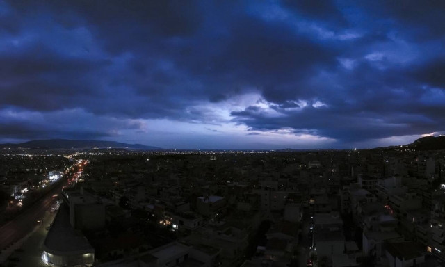 Καιρός: Πλησιάζει νέο ισχυρό σύστημα - Πότε θα φέρει βροχές και καταιγίδες