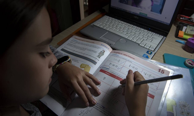 Σχολεία: Ημερομηνία - κλειδί η 14η Δεκεμβρίου - Τα σενάρια που εξετάζoυν κυβέρνηση και ειδικοί