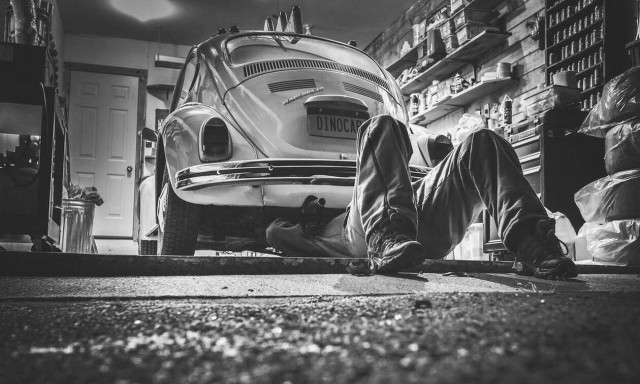 SMS 13033: Πώς θα μεταφερθείτε σε  συνεργείο αυτοκινήτων, τράπεζα, ΕΛΤΑ, ΚΤΕΟ και δικηγόρους