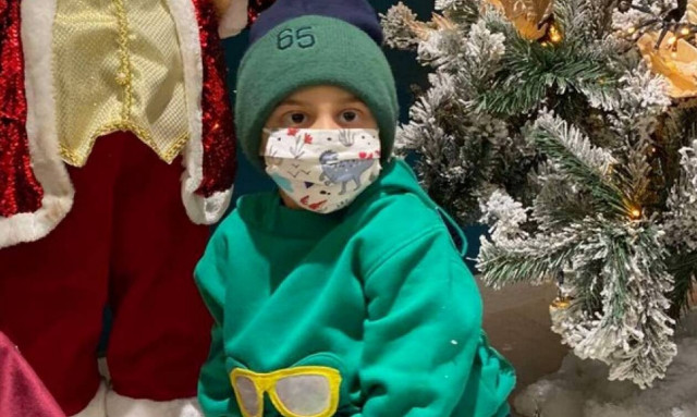 Ας γίνουμε... Άγιοι Βασίληδες για τον μικρό Μανώλη που χρειάζεται τη βοήθειά μας