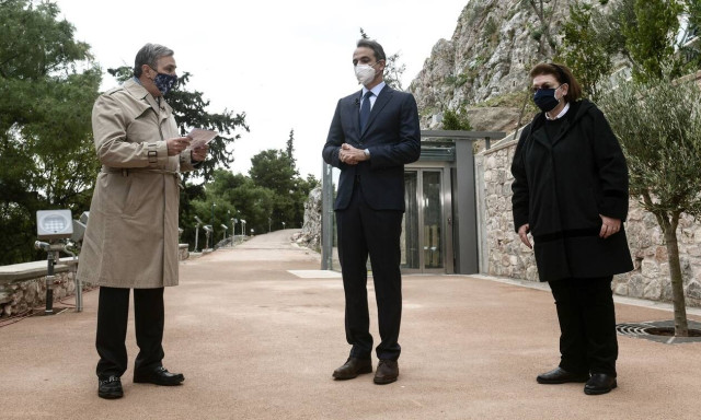 PM Mitsotakis: New elevator for people with disabilities at Athens Acropolis an emblematic project