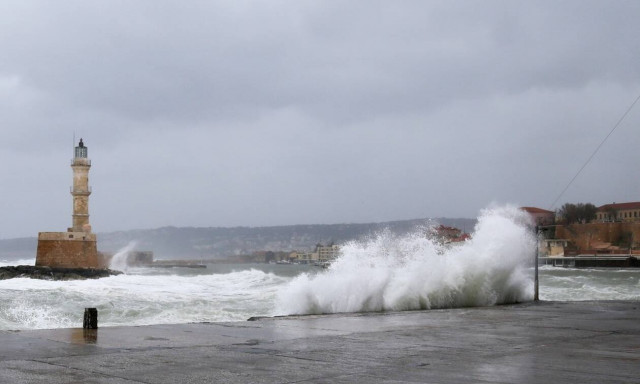 Καιρός: Παράξενο το φετινό φθινόπωρο - Περισσότερες βροχές στην Κρήτη παρά στη Δυτική Ελλάδα