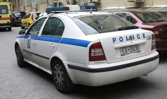 Επιχείρηση - θρίλερ της ΕΛ.ΑΣ. στη Βούλα: Έσωσαν Ολλανδό από βέβαιο θάνατο