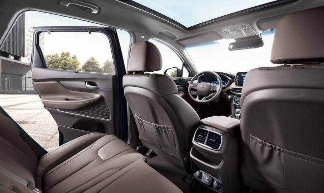 Κανείς δεν θα ήθελε να είναι στη θέση της! - Δείτε τι κουβαλούσε στο αμάξι της (video)