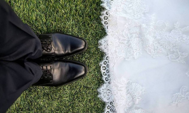 Χαμός σε γάμο – Δείτε τι έκανε στον πρώην της για να μην παντρευτεί τη νυν (vid)