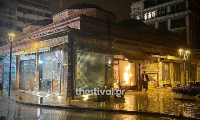 Ριφιφί σε κοσμηματοπωλείο της Θεσσαλονίκης: Έσκαψαν τρύπες στον τοίχο αλλά έφυγαν με άδεια χέρια