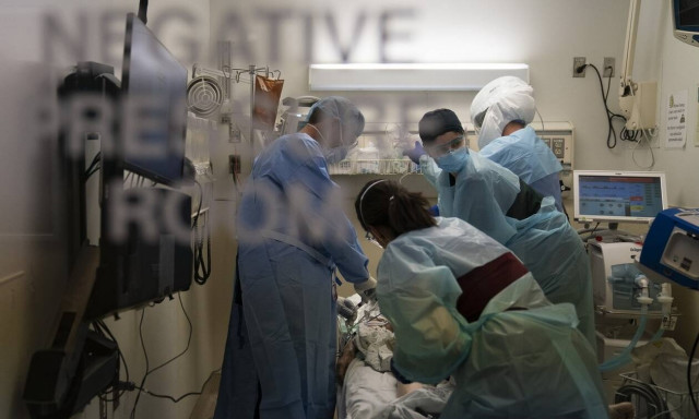 Κορονοϊός στις ΗΠΑ - Σπάνε κάθε ρεκόρ οι αριθμοί: Πάνω από 210.000 κρούσματα σε 24 ώρες