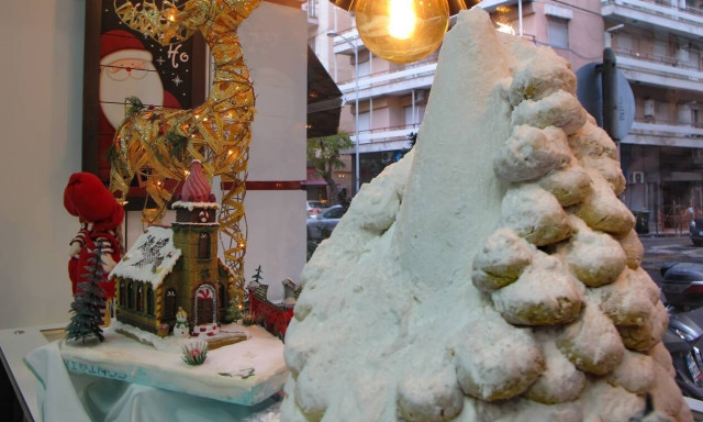 Lockdown: Crash test τα εποχιακά για το άνοιγμα κομμωτηρίων, βιβλιοπωλείων και ανθοπωλείων