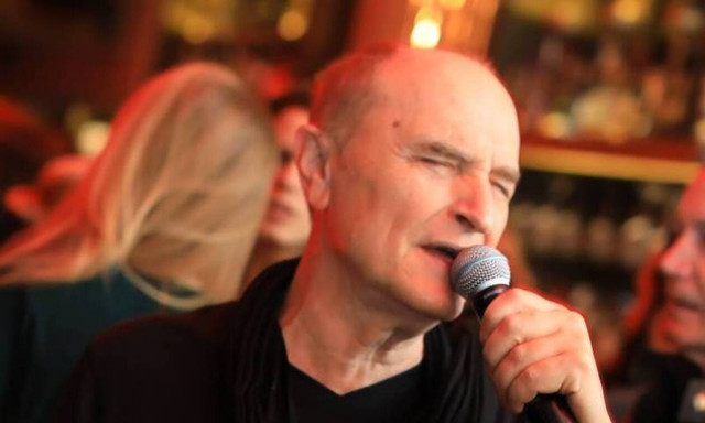 Πέθανε από κορονοϊό ο τραγουδιστής Χάρης Γαλανός