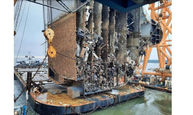 Δείτε πώς είναι στο εσωτερικό του βυθισμένου πλοίου της Hyundai που μετέφερε αυτοκίνητα (vid)