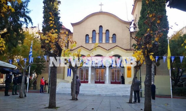 Ρεπορτάζ Newsbomb.gr: Εκτός εκκλησιών οι πιστοί για τη γιορτή του Αγίου Νικολάου (pics)