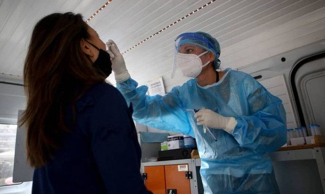 Κρούσματα σήμερα: «Οδηγός» για την άρση του lockdown το άνοιγμα των εποχικών καταστημάτων 