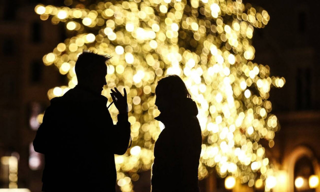 Κορονοϊός: «Καμπανάκι» ECDC για τη χαλάρωση των μέτρων ενόψει Χριστουγέννων