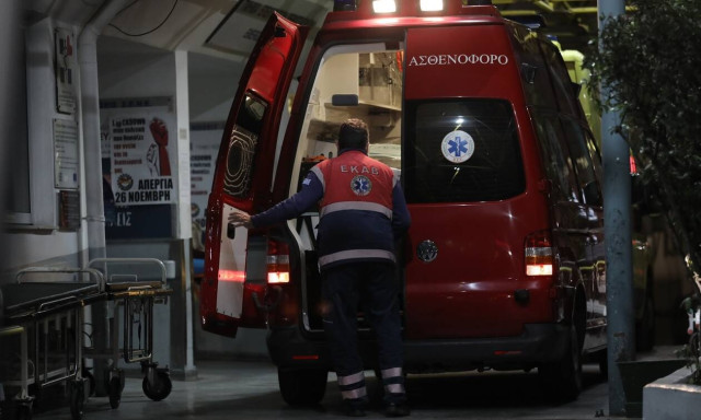 Greece confirms 1,251 new coronavirus infections on Monday; current intubations at 600