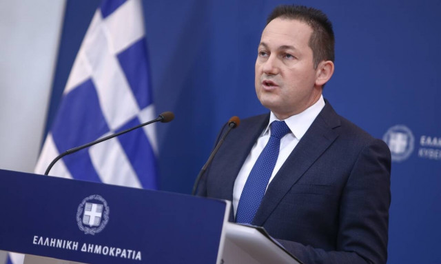 LIVE: Οι ανακοινώσεις Πέτσα για γιορτές –Ποια μαγαζιά ανοίγουν, τι θα γίνει με εστίαση, μετακινήσεις