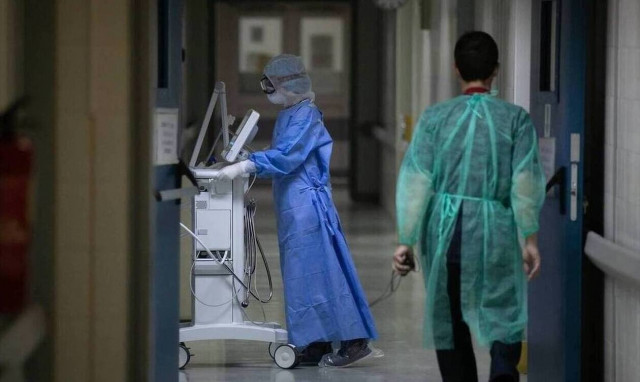 Κορονοϊός: Ξέσπασμα Παγώνη - «Εδώ πεθαίνει κόσμος και εμείς θέλουμε Χριστούγεννα;»