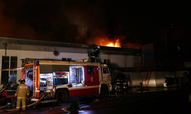 Ρωσία: Φωτιά σε 25όροφη πολυκατοικία - Απομακρύνονται οι ένοικοι
