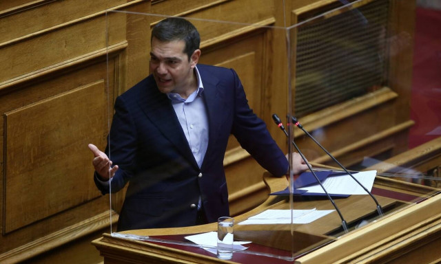 ΣΥΡΙΖΑ: Ο Τσίπρας επιλέγει το «σκληρό ροκ» και αφήνει τον «λογαριασμό» για μετά το εμβόλιο
