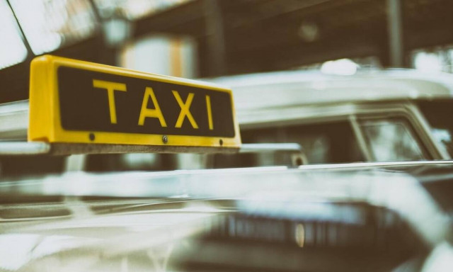 Βόλος: Κάλεσε ταξί και ζήτησε delivery σουβλάκια, σοκολάτα και... προφυλακτικά