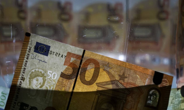 Συντάξεις: Αυξήσεις και αναδρομικά 16 μηνών - Ποιοι και πότε θα πάρουν έως και 2.800 ευρώ