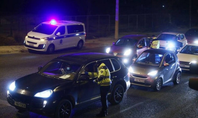 Κορονοϊός - Βασιλακόπουλος στο Newsbomb.gr: Για αυτό δεν πέφτουν τα κρούσματα - Δεν υπάρχει lockdown