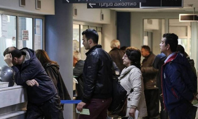 Εκτοξεύθηκαν τον Οκτώβριο οι οφειλέτες του Δημοσίου – Στα 106,7 δισ. ευρώ οι απλήρωτοι φόροι