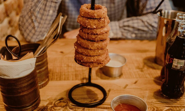 Φτιάξε τα πιο νόστιμα mozzarella onion rings σε χρόνο dt