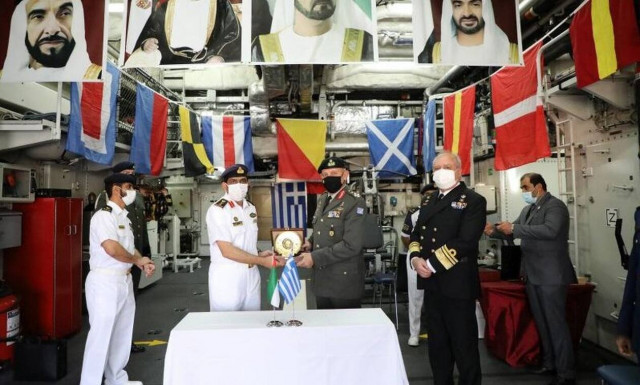 Στρατηγός Φλώρος: Επίσκεψη με μηνύματα στην Κορβέτα των Η.Α.Ε. Baynunah