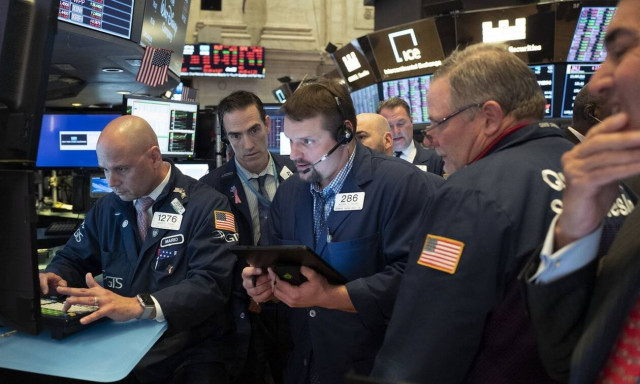 Πτώση στη Wall Street - Μικτές τάσεις για το πετρέλαιο