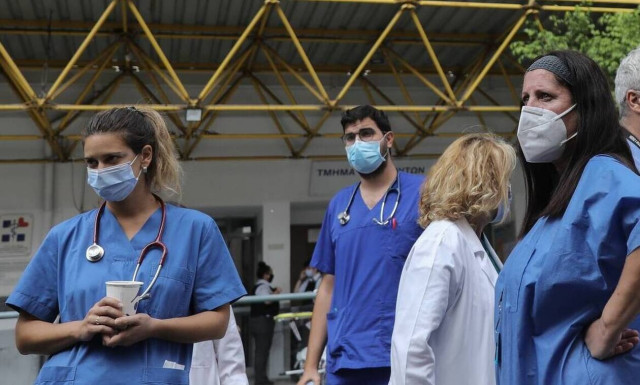 Υπουργείο Υγείας: Τροπολογία για πληρωμή 5,3 εκατ. ευρώ εφημεριών των γιατρών του ΕΣΥ