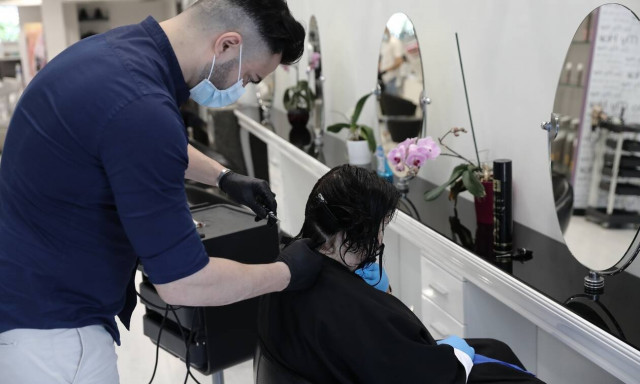 Άδωνις Γεωργιάδης: Τα κομμωτήρια έχουν προτεραιότητα στο άνοιγμα