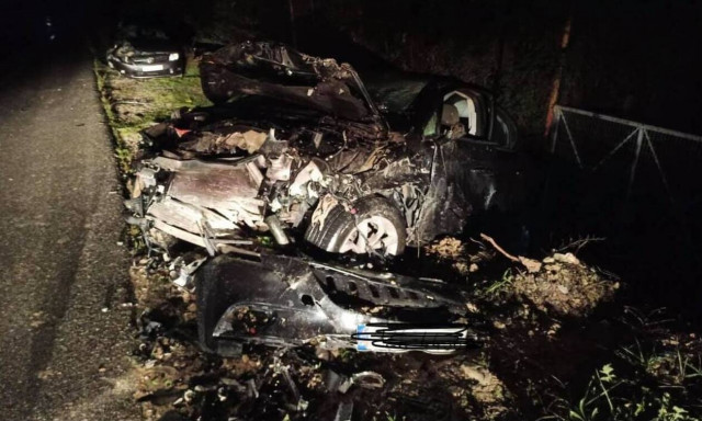 Κρήτη: Συγκλονιστικές εικόνες από σφοδρό τροχαίο - Τραυματίστηκαν σοβαρά δύο άτομα