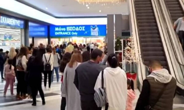 Κύπρος: Απίστευτες εικόνες συνωστισμού σε καταστήματα μετά την ανακοίνωση νέων μέτρων