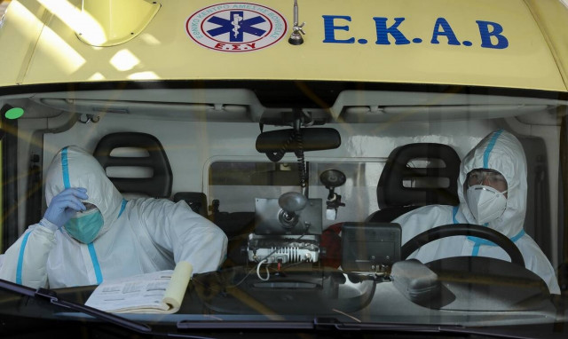 Τραγωδία στην Αντίπαρο: Δύτης ανέσυρε τρεις νεκρούς -«Ο άνδρας προσπάθησε να βγει από το αυτοκίνητο»