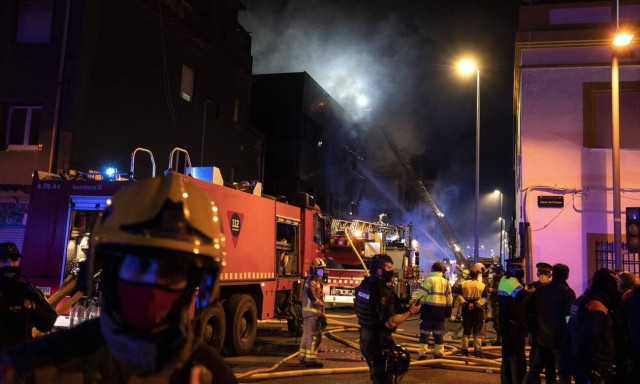 Ισπανία: Τρεις νεκροί και 23 τραυματίες από πυρκαγιά σε αποθήκη όπου διέμεναν μετανάστες