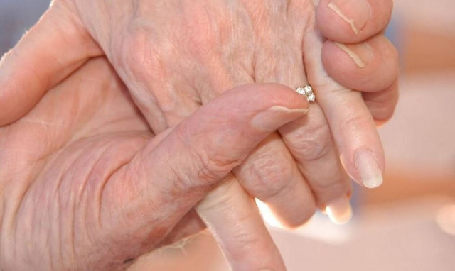 Κορονοϊός: Οικογενειακό δράμα στη Φθιώτιδα - Ζευγάρι πέθανε με λίγες μέρες διαφορά