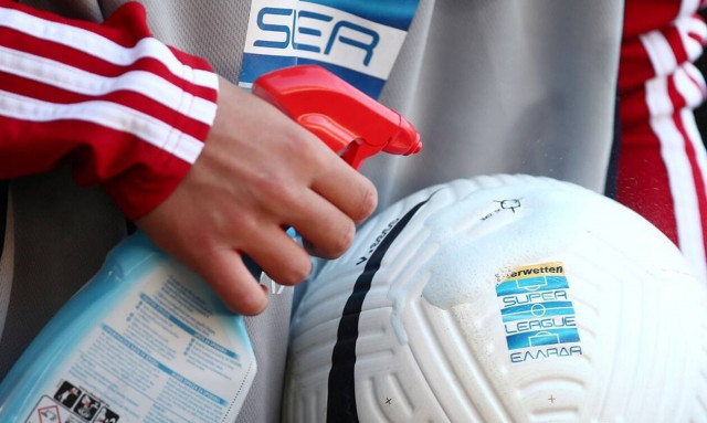Super League: Κατακόρυφη μείωση κρουσμάτων κορονοϊού! 